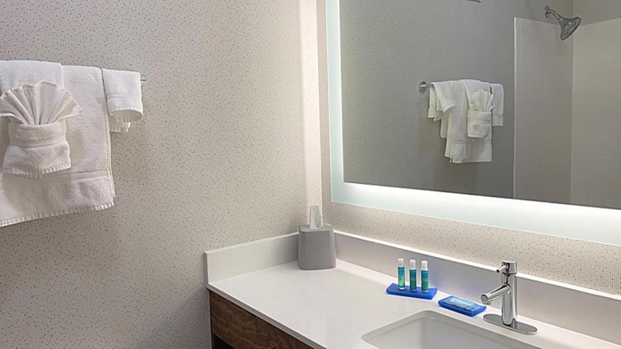 Holiday Inn Express Columbia Ne - Fort Jackson Экстерьер фото