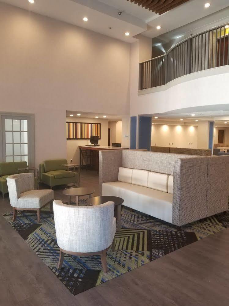 Holiday Inn Express Columbia Ne - Fort Jackson Экстерьер фото